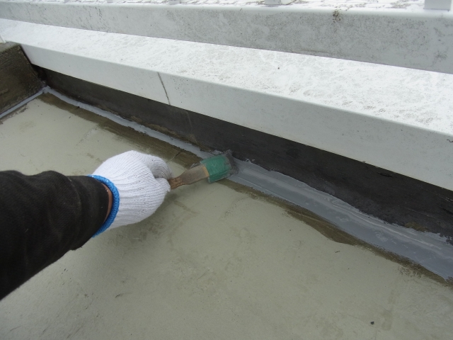 床と壁のつなぎ目や端部などに相性が良いです